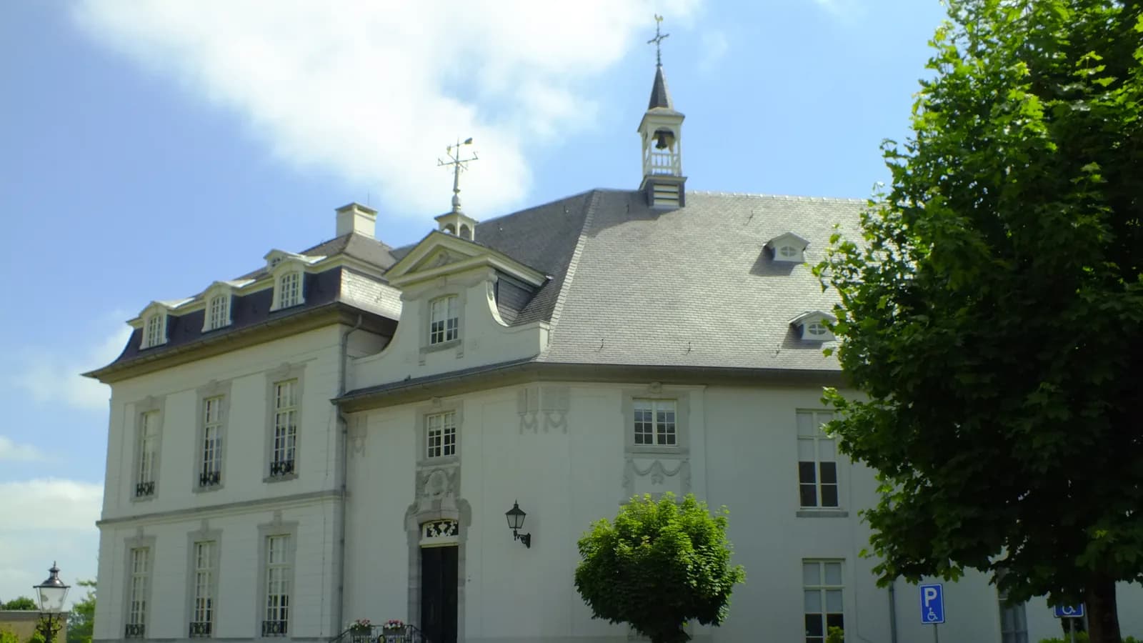 Zicht op Kasteel Boxmeer in Boxmeer