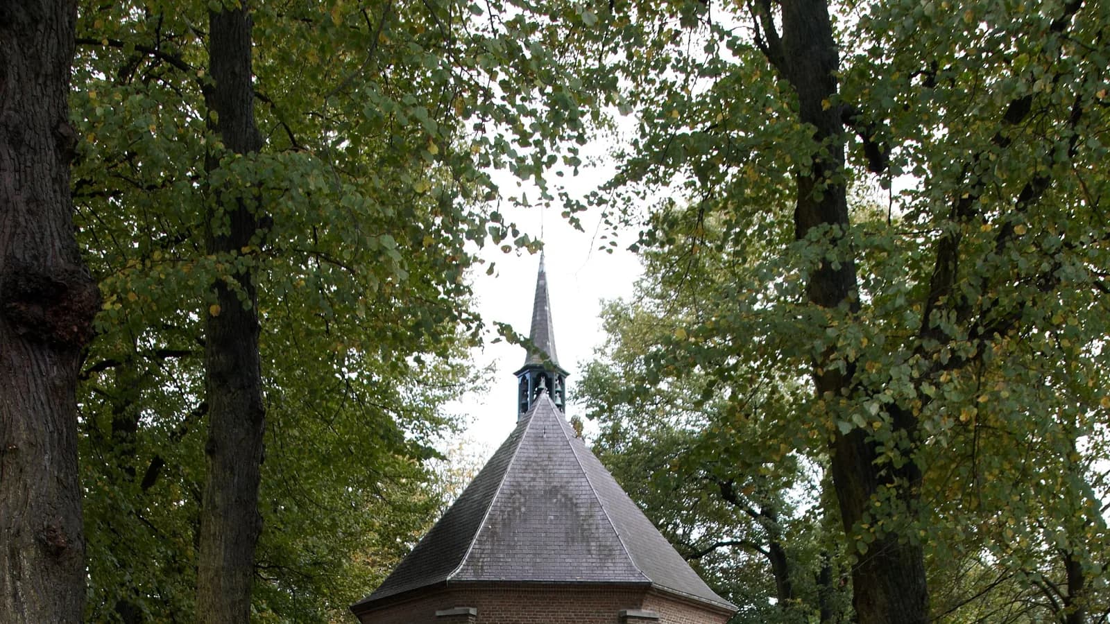 Zicht op het Van Goghkerkje in Nuenen